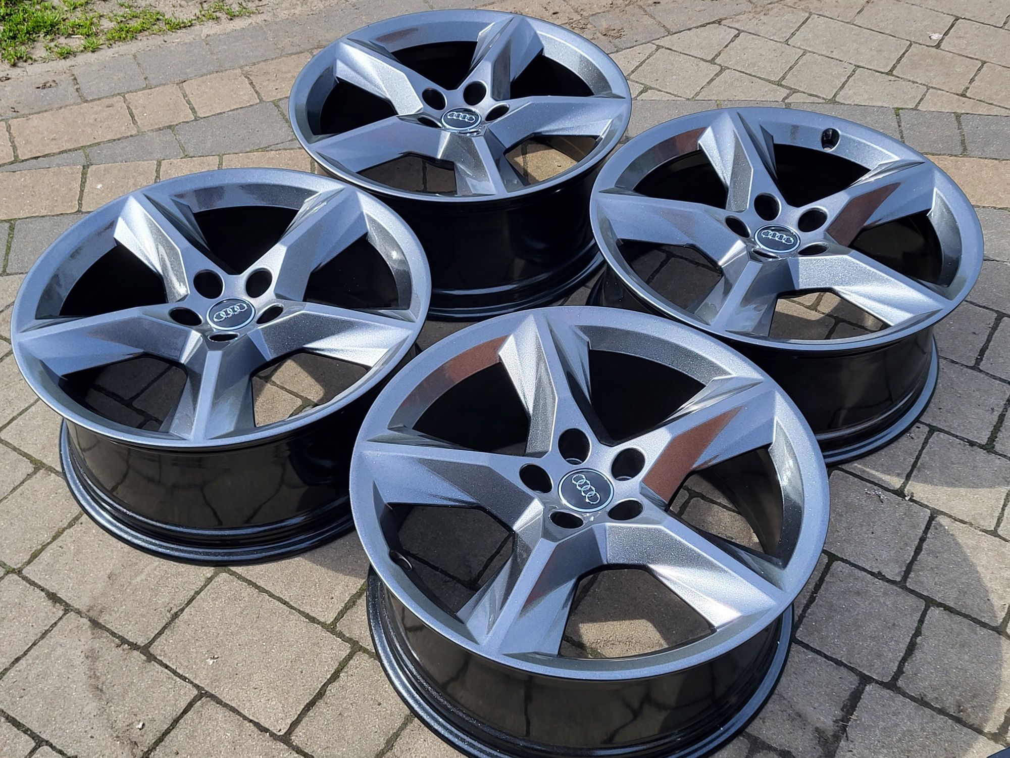 Alufelgi oryginal Audi 5x112 8Jx19 et28 A5 A6 A7 A8 Q5 Q7 grafit