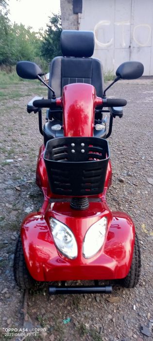 Електроскутер для літніх людей та інвалідів