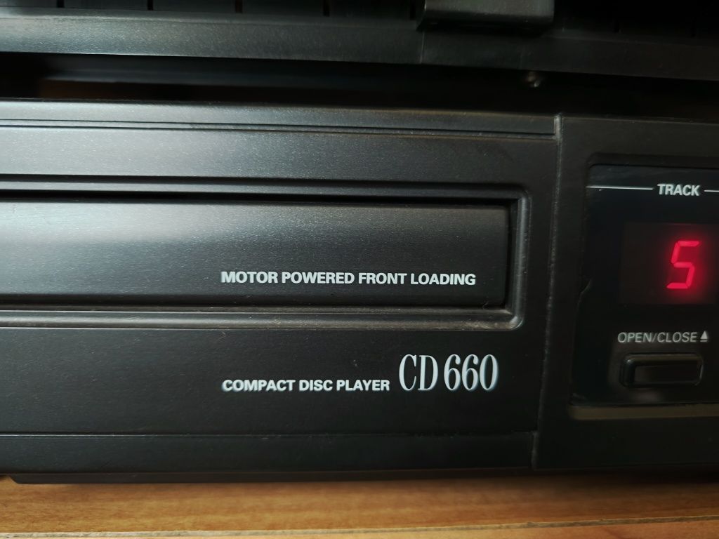 Wieża Grundig CC 660