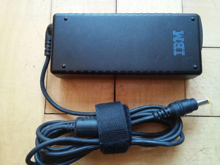 Zasilacz do laptopa "IBM" 16V i 3,36A