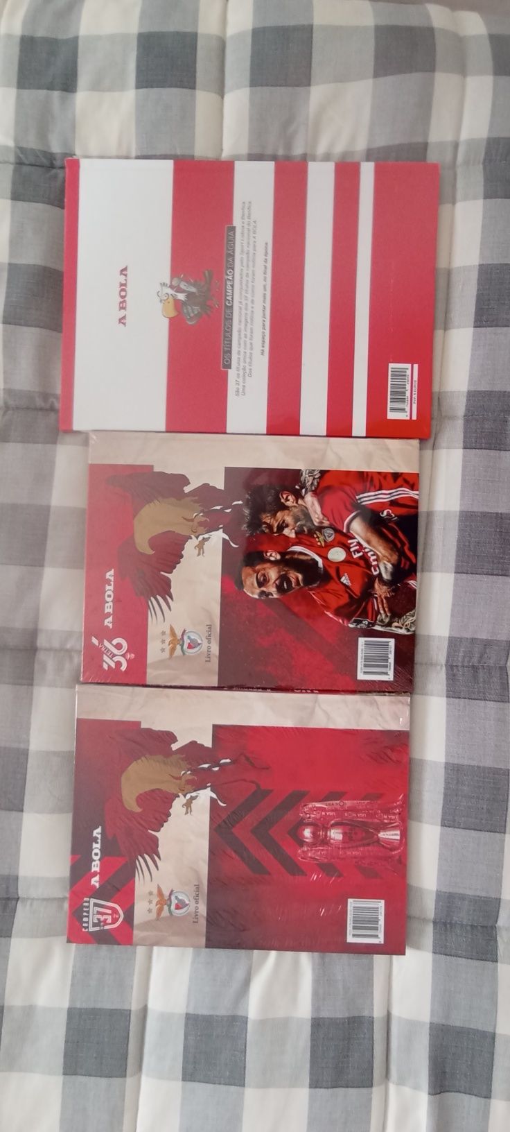 Vendo Conjunto 3 Livros Oficiais SL Benfica