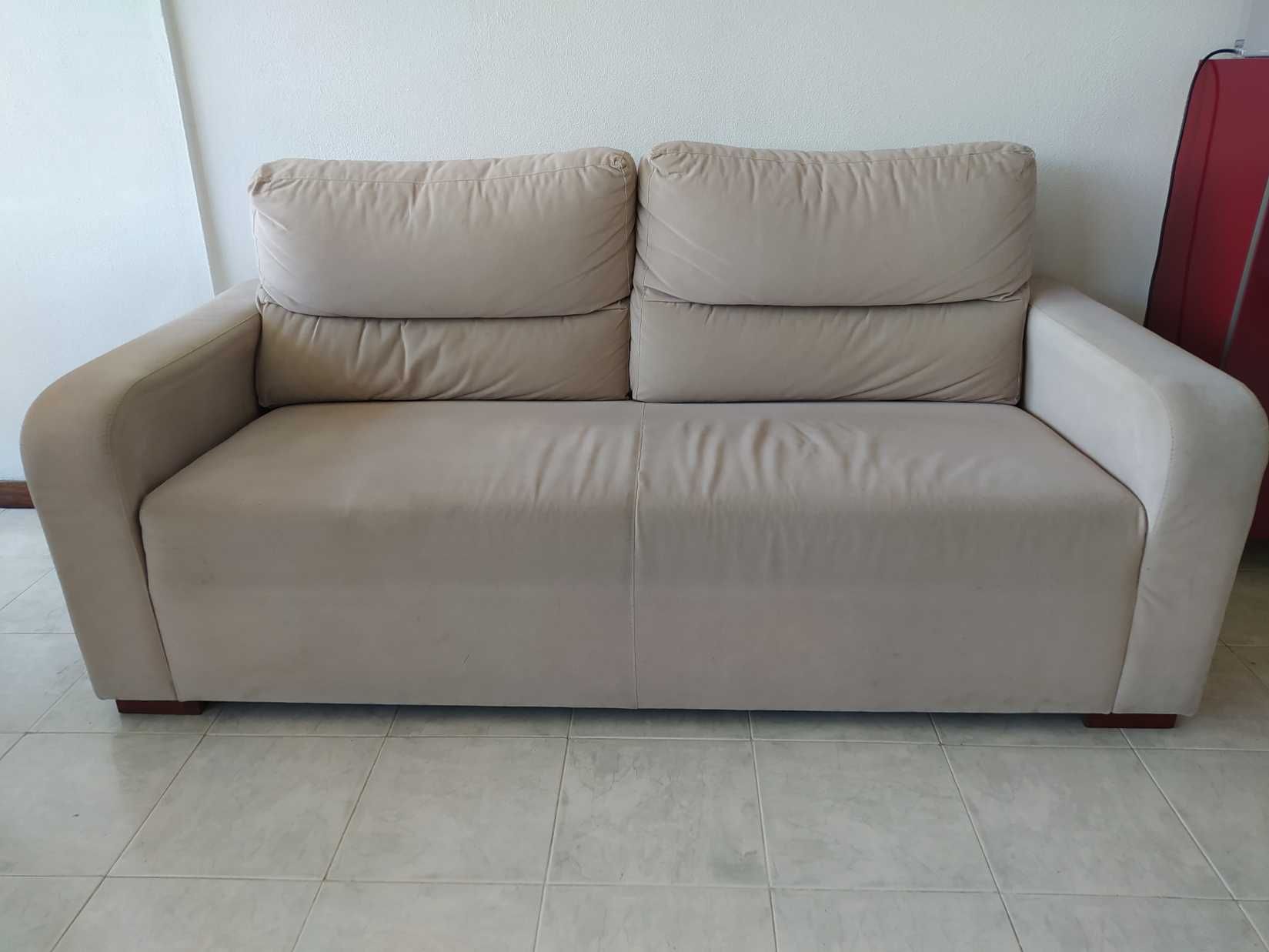 Sofá 3 lugares em tecido bege 175x80cm bom estado com oferta capas