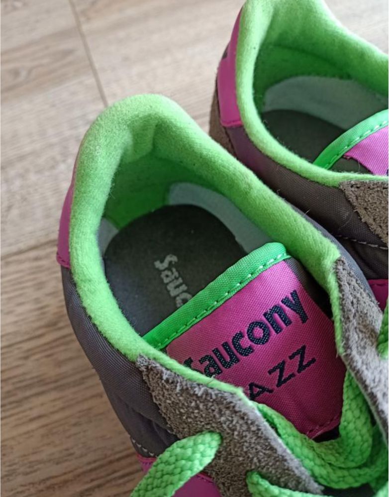 Кроссовки Saucony