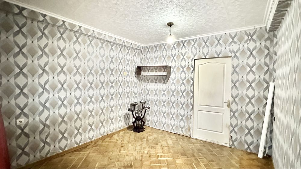 Продам 2 кімн квартиру 45 м.кв Харківське шоссе Дарницька площа
