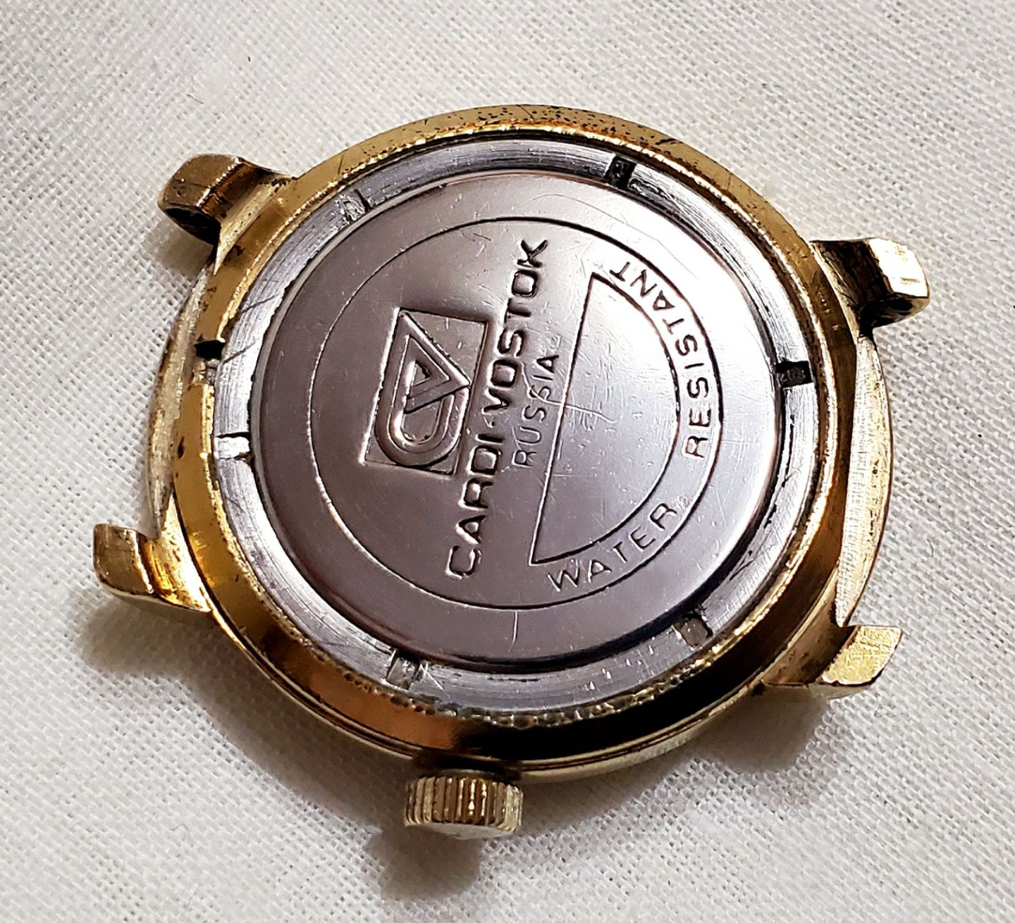 Часы "Cardi-Vostok" жёлтый корпус механизм на 17 камнях как в ссср