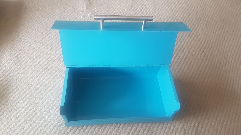 Caixa metálica para pão