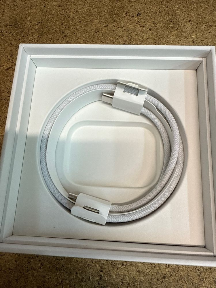 Кабель Apple USB-C Woven Charge Cable 60W (1m) White (MQKJ3)