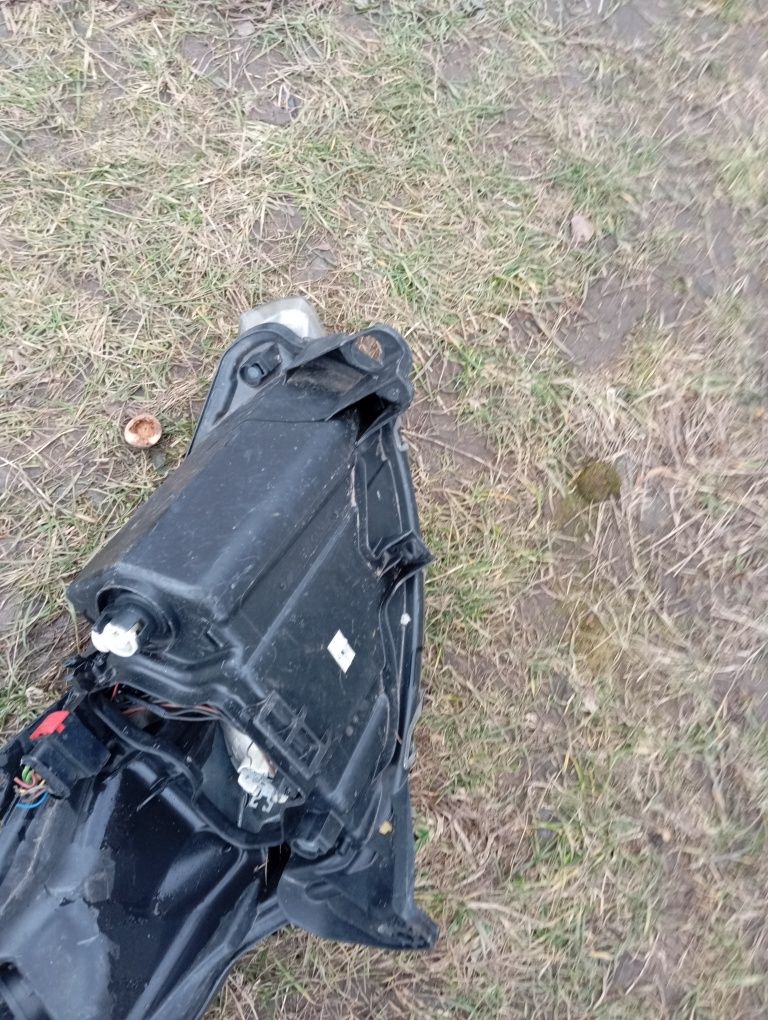 Lampa reflektor lewy przód Citroen C3 Plurier Oryginał Europa