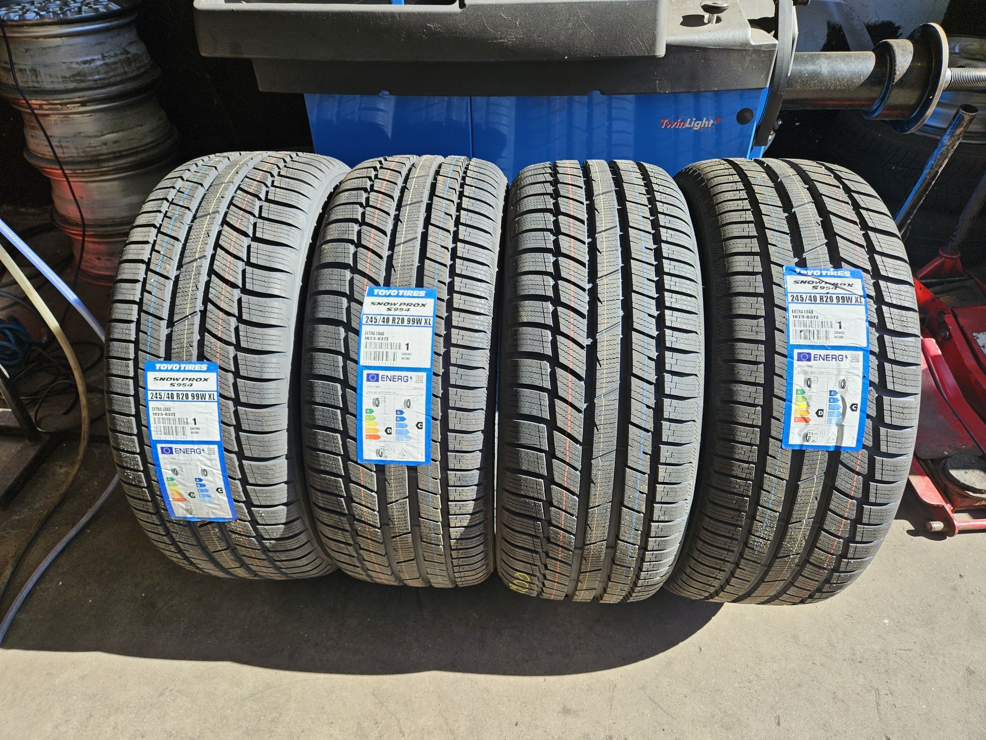 4szt 245/40/20 toyo 100% bieżnika dot2621r