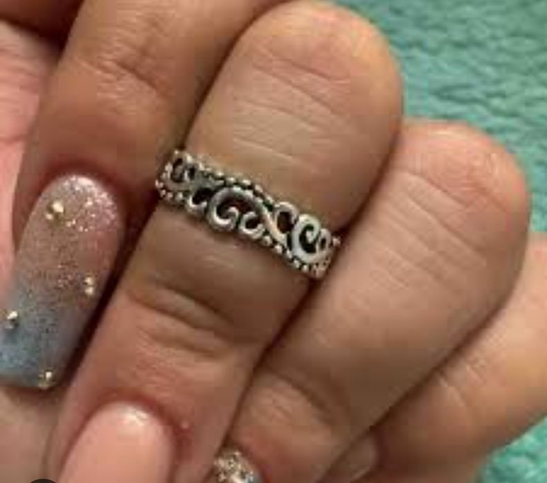 Гарна каблучка жіноча