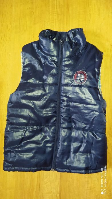 Продам жилетку для мальчика