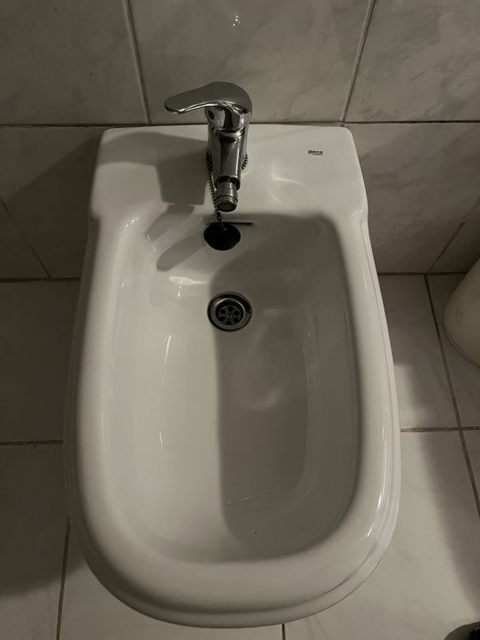 Conjunto de louça de casa de banho