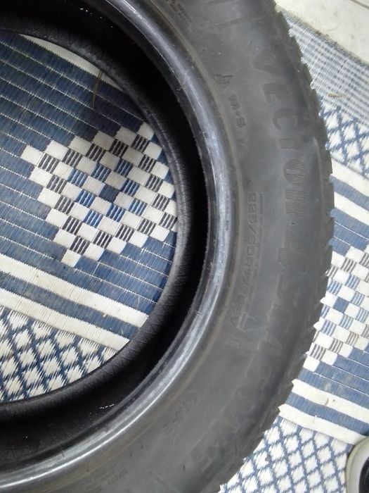 Opona wielosezonowa 225/60r17 GOODYEAR 2019r 6mm