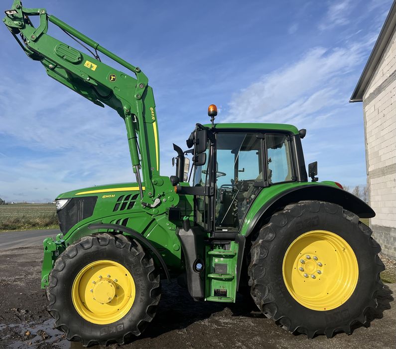 John Deere 6145m z ładowaczem czołowym John Deere 643R