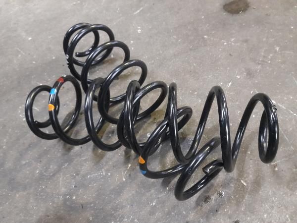 Mola de suspensão trás direita PEUGEOT 2008 I (CU_)