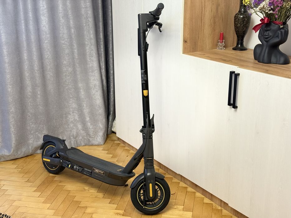 Електро самокат Ninebot G2 MAX