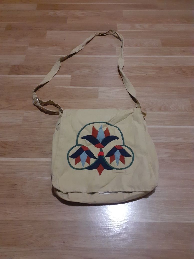 Torebka ręcznie robiona z dwoma zamkami