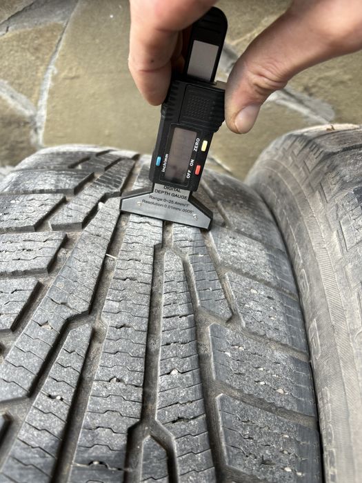 235/60/18 Nokia hk .R зимние