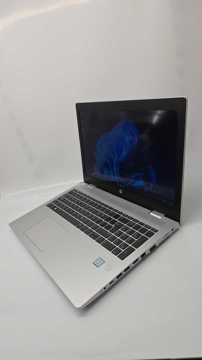 Portatil HP i5 8th gen, 8Gb RAM, SSD+HDD