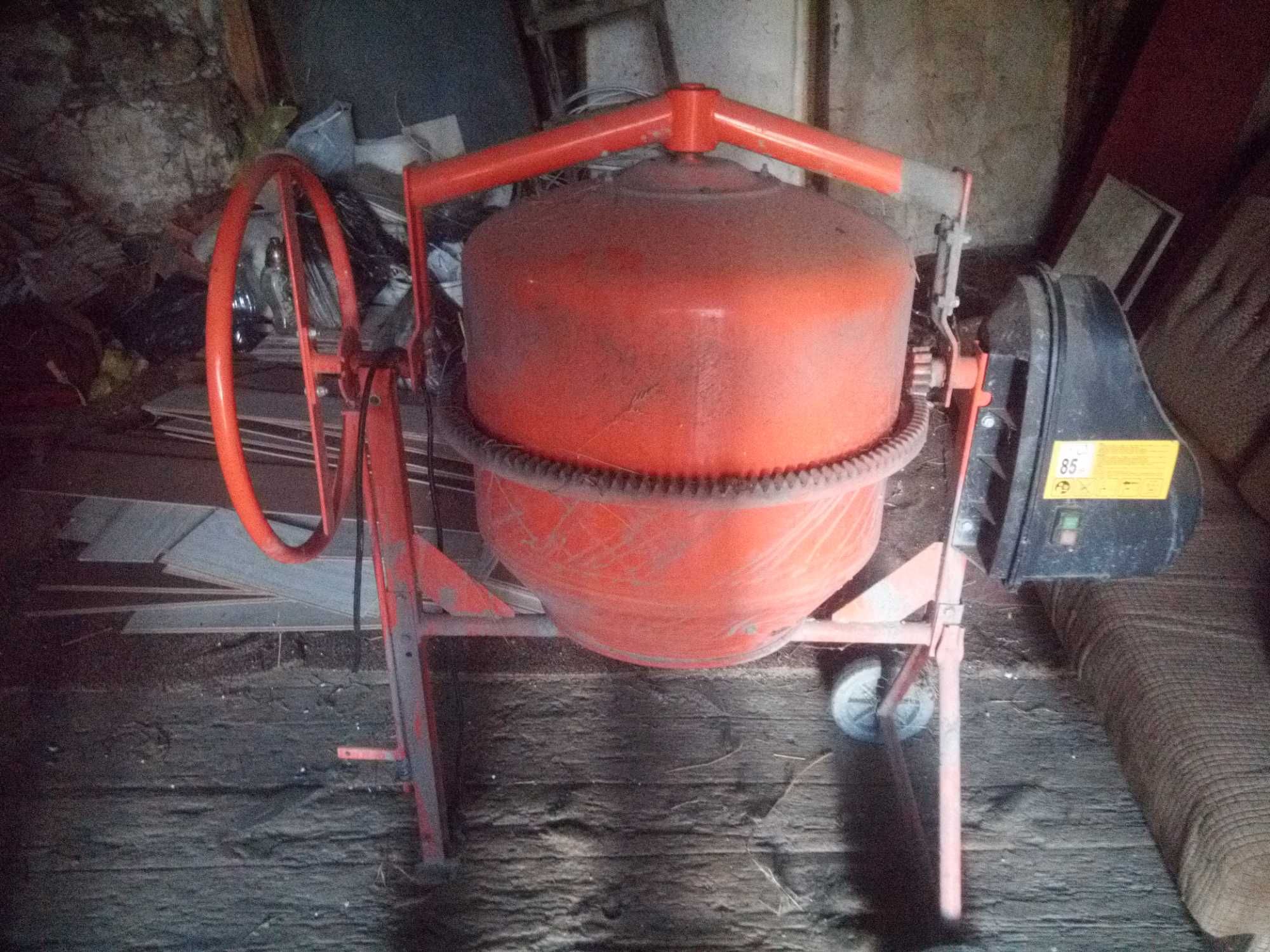 Sprzedam betoniarke wolnospadowa compact 130