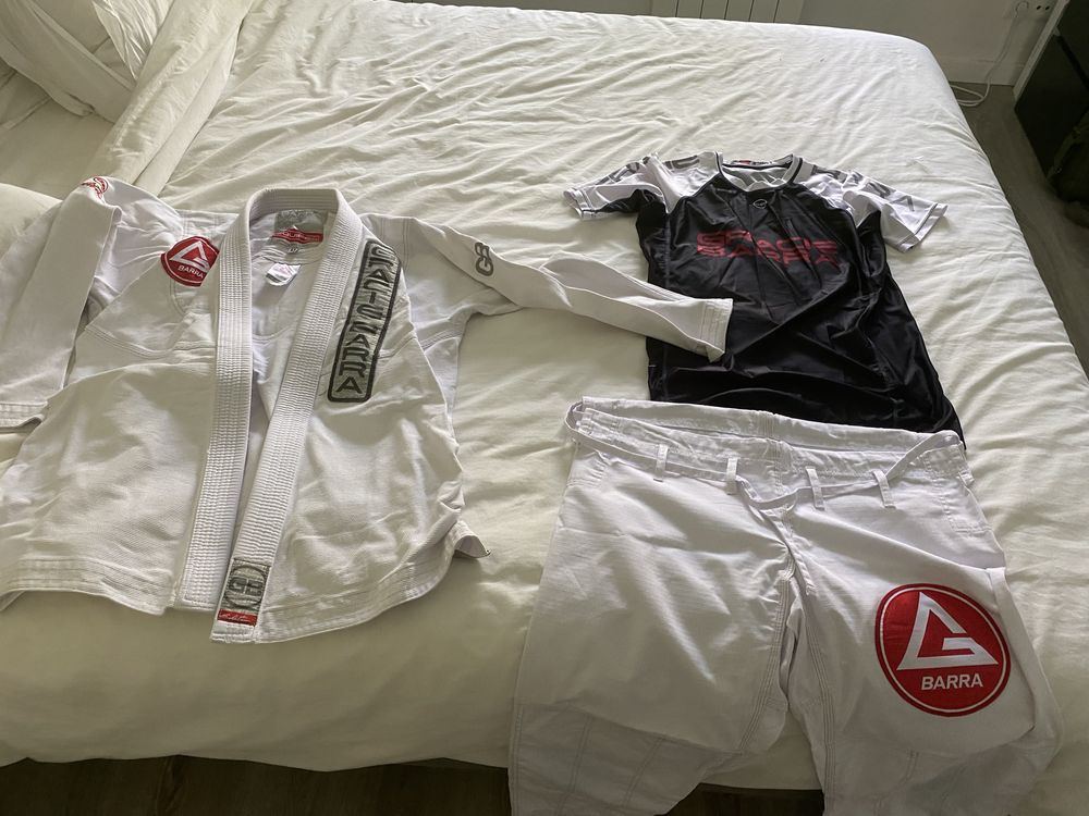 Kimono de Jiu Jitsu Gracie Barra + Rashguard + Faixa - Tomanho A2