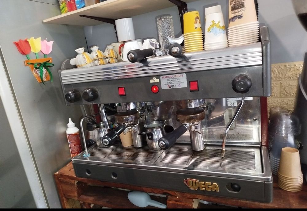 ТЕРМІНОВО Кавова машина професійна