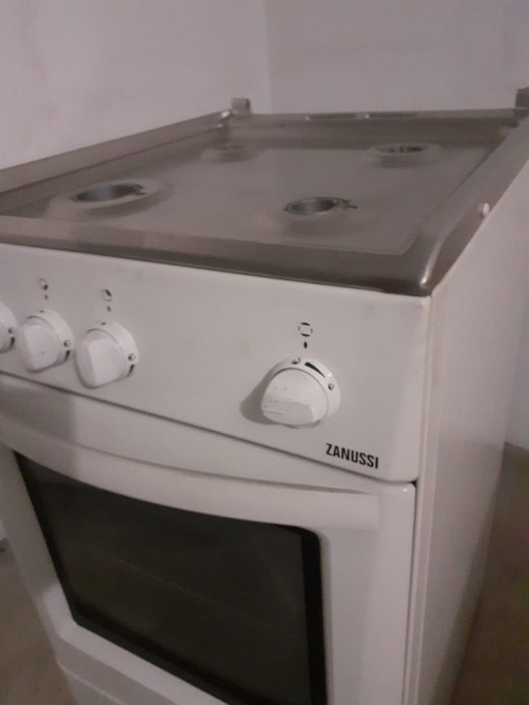 Fogão Zanussi 4 bicos e forno