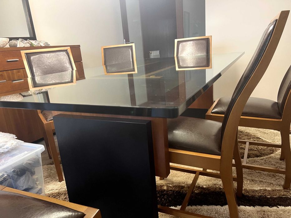 Mesa jantar vidro, madeira cerejeira e mogno, com 6 cadeiras