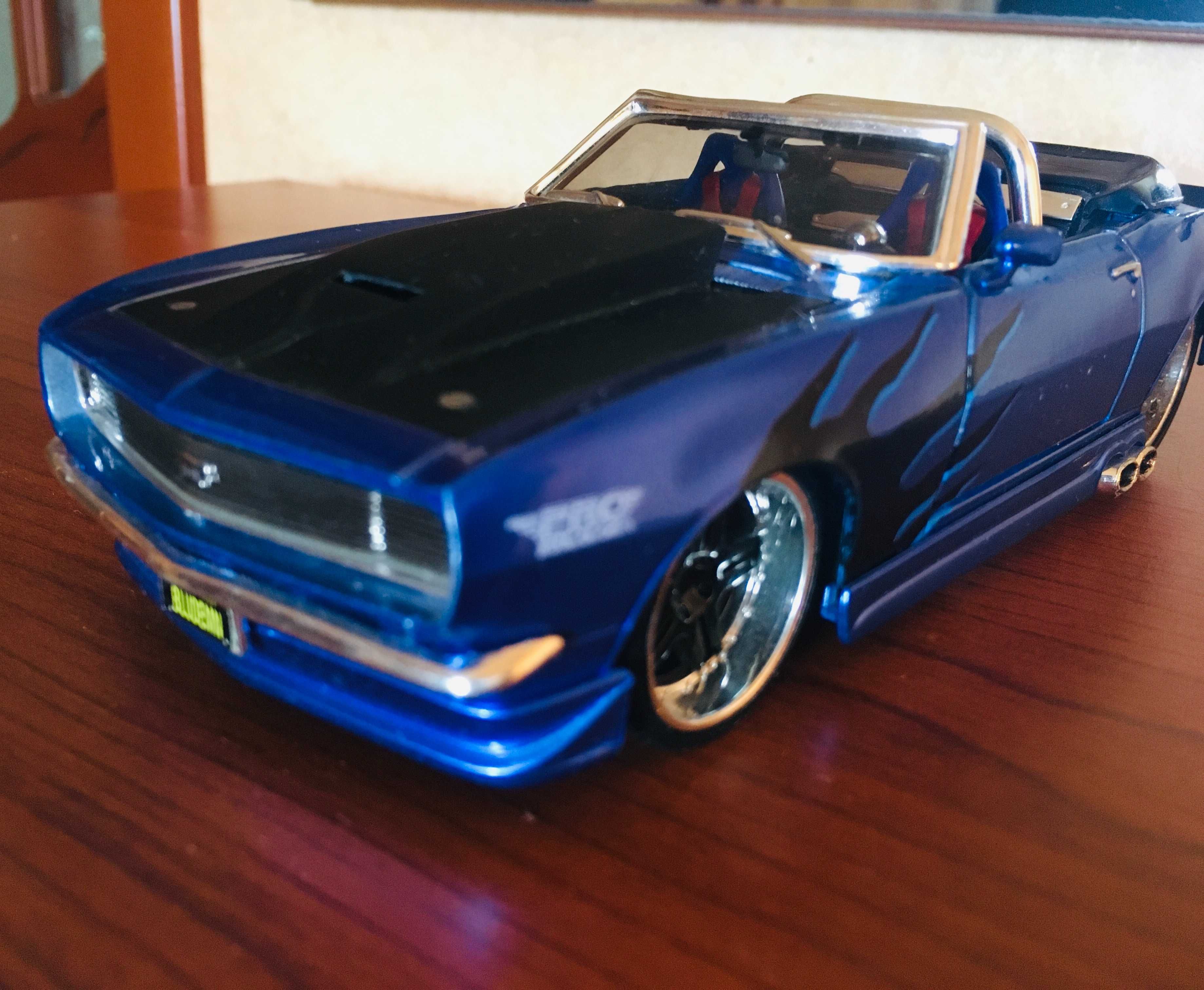 Модель Maisto 1969 Chevrolet Camaro SS Convertible 1/24