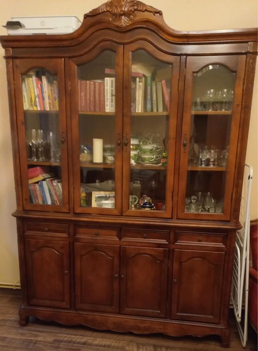 Drewniany kredens antyk