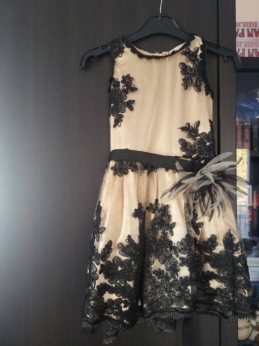 Elegancka sukienka dla dziewczynki