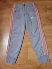 Adidas - spodnie dresowe w rozmiarze 140 (9-10 lat).