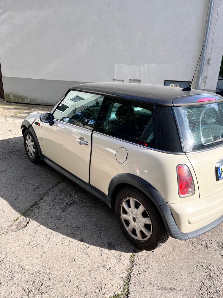 samochód mini one