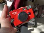 Aparat analogowy Konica Pop Red