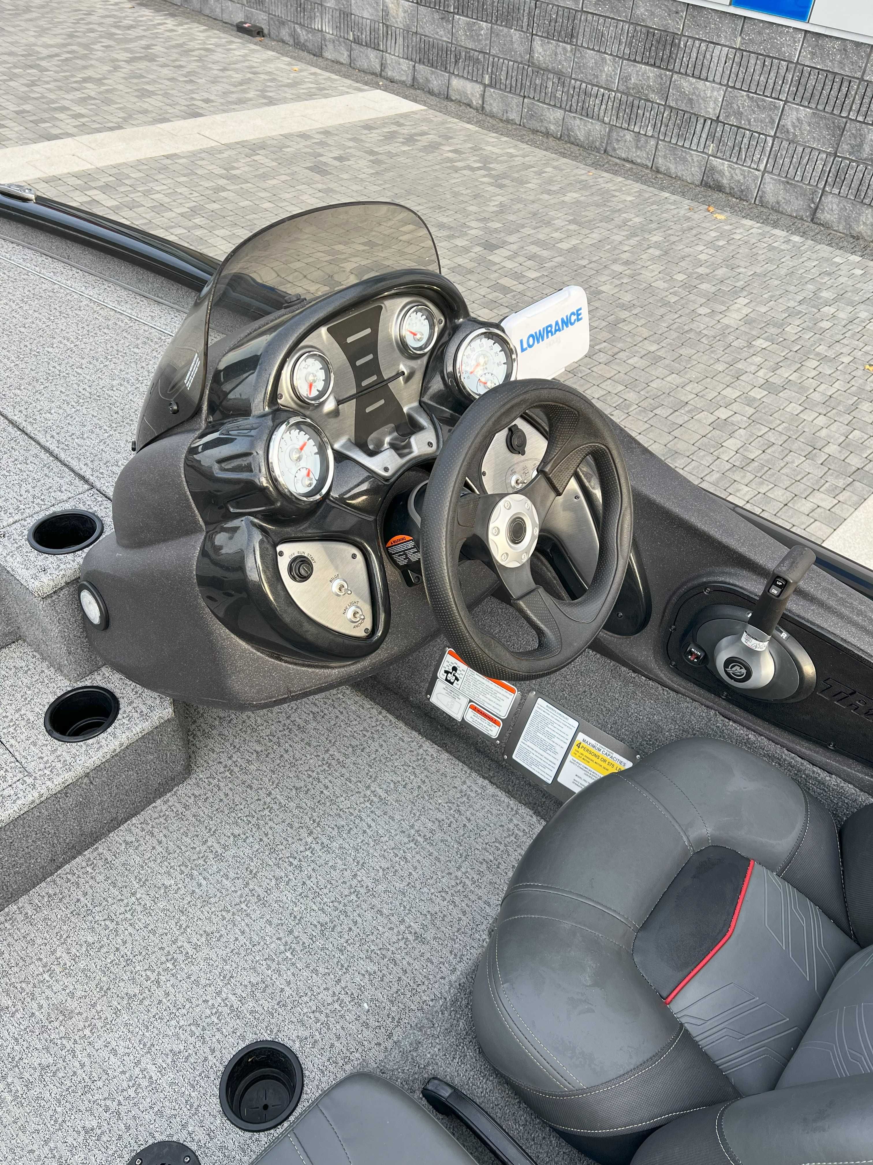 Łódź wędkarska motorowa aluminiowa Tracker Pro Team 195 TXW