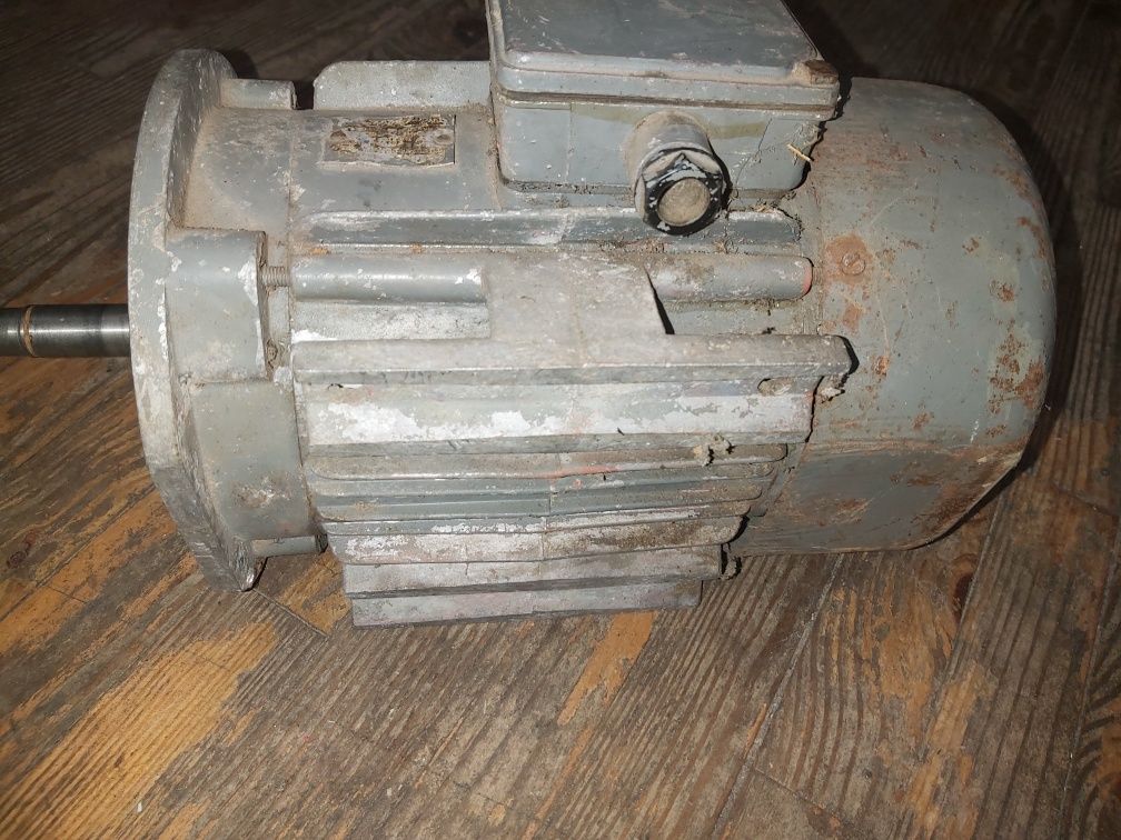 Silnik elektryczny 220v