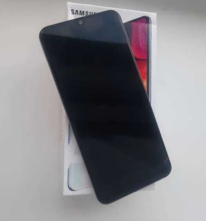 Смартфон Samsung Galaxy A50 4/64GB White (SM-A505FZBUSEK)