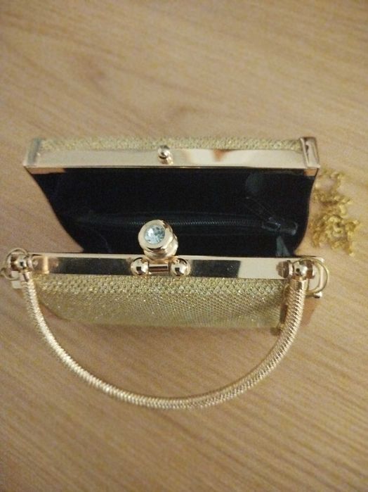 Torebka wizytowa,w kolorze złota