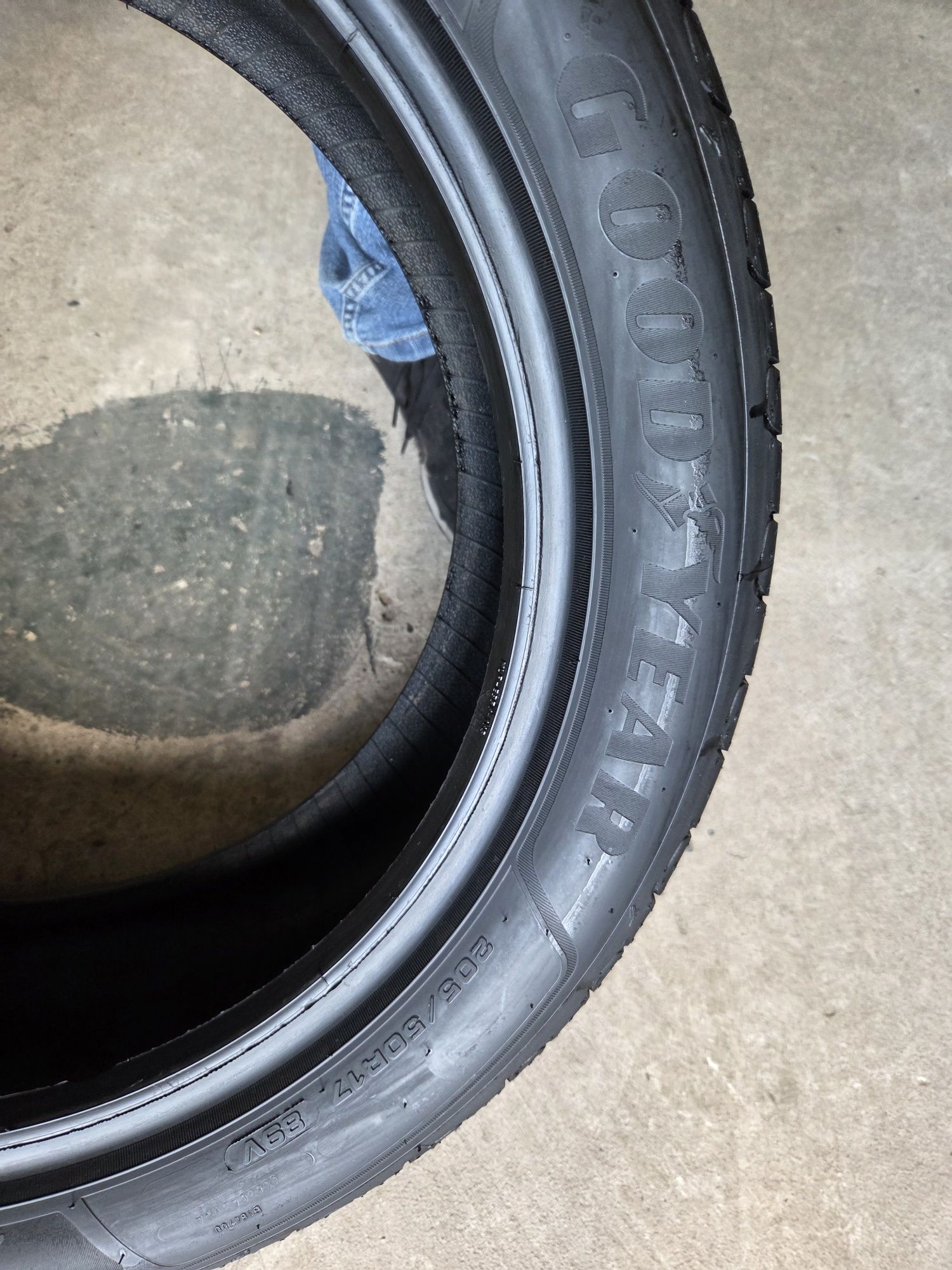 opony używane 205/50R17 Goodyear efficientgrip performance 2