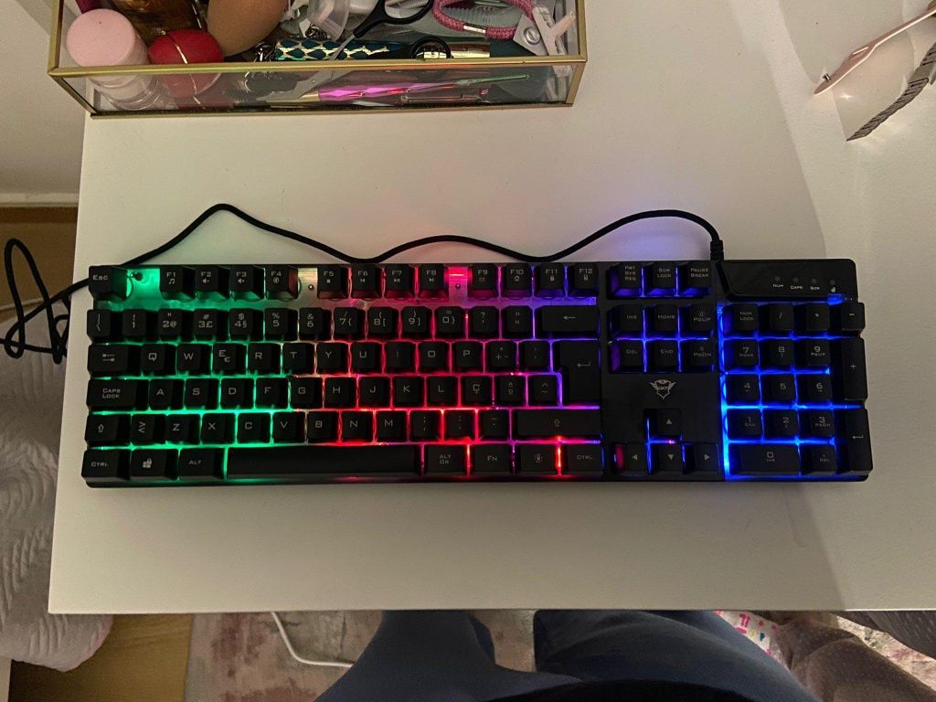 Teclado gamer led Trust