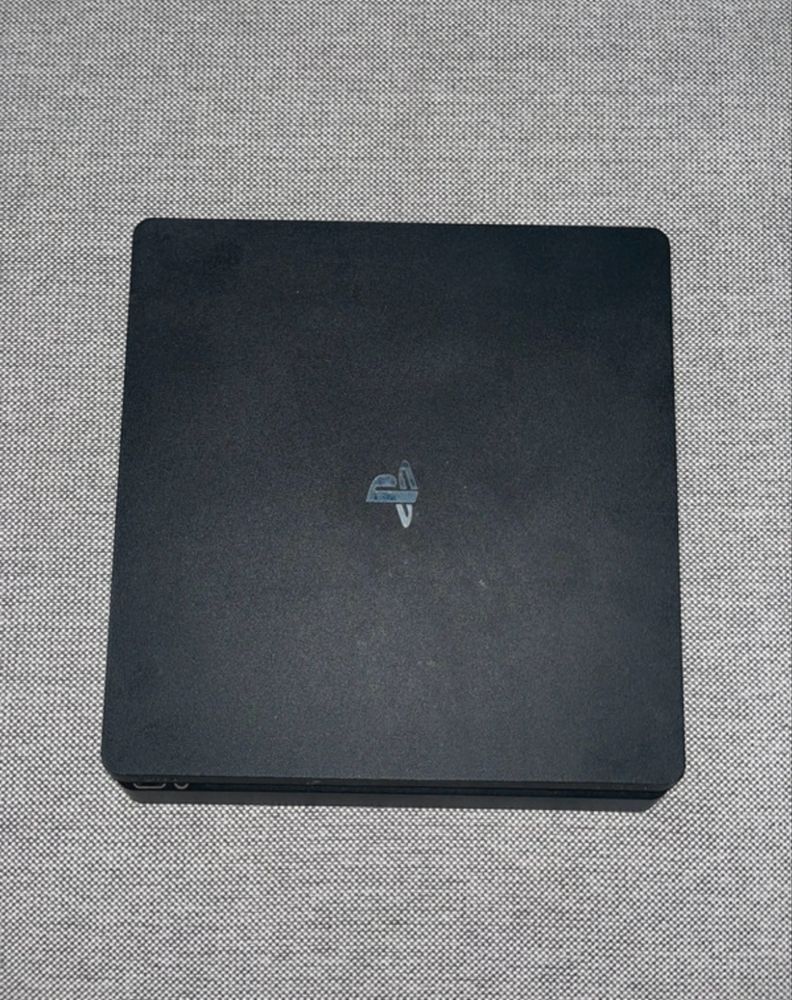 Estou a vender uma playstation4 em muito bom estado