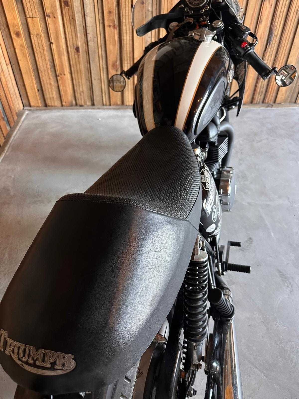 Triumph Bonneville t100 retroclassic
