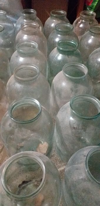Банки,банка 3 литровая. 25 штук. Цена за все.