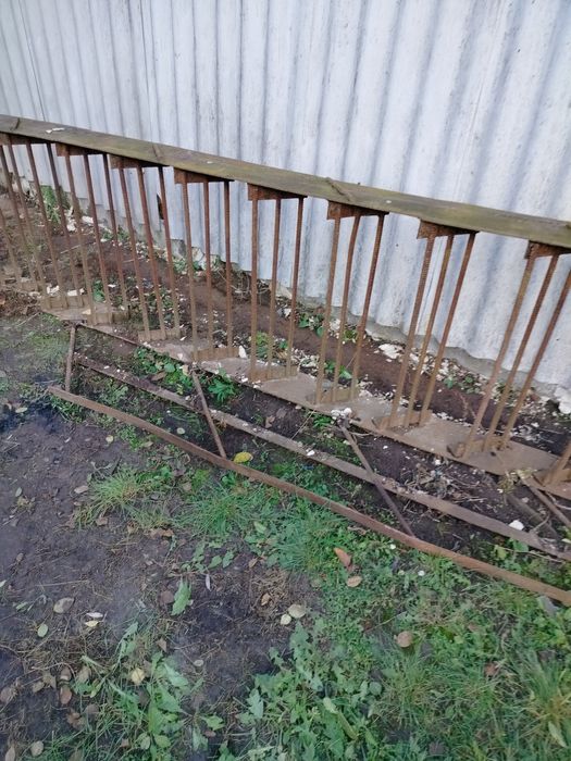 Продам сходи металеві