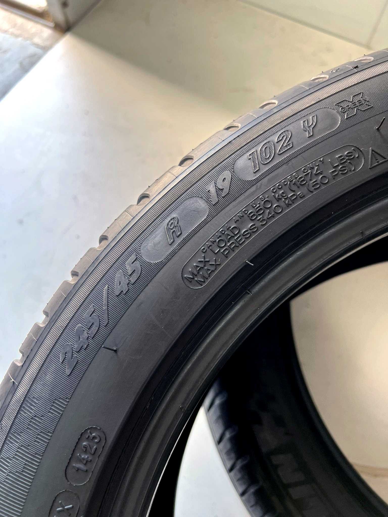 Pneus Michelin Pilot Sport 3 - 245/45/19 - Excelentes