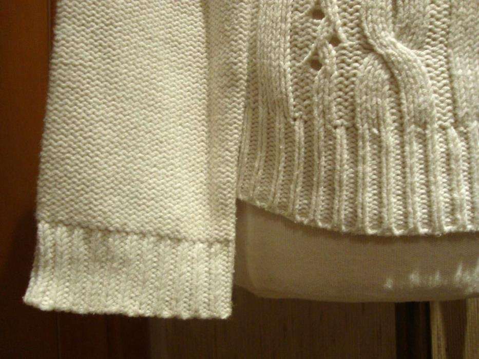 Camisola decotada de tricot branco da Mango