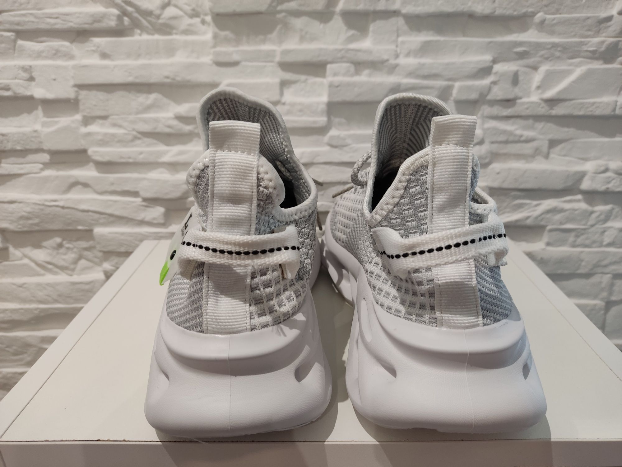 Buty sportowe męskie 40 (25,8 cm)