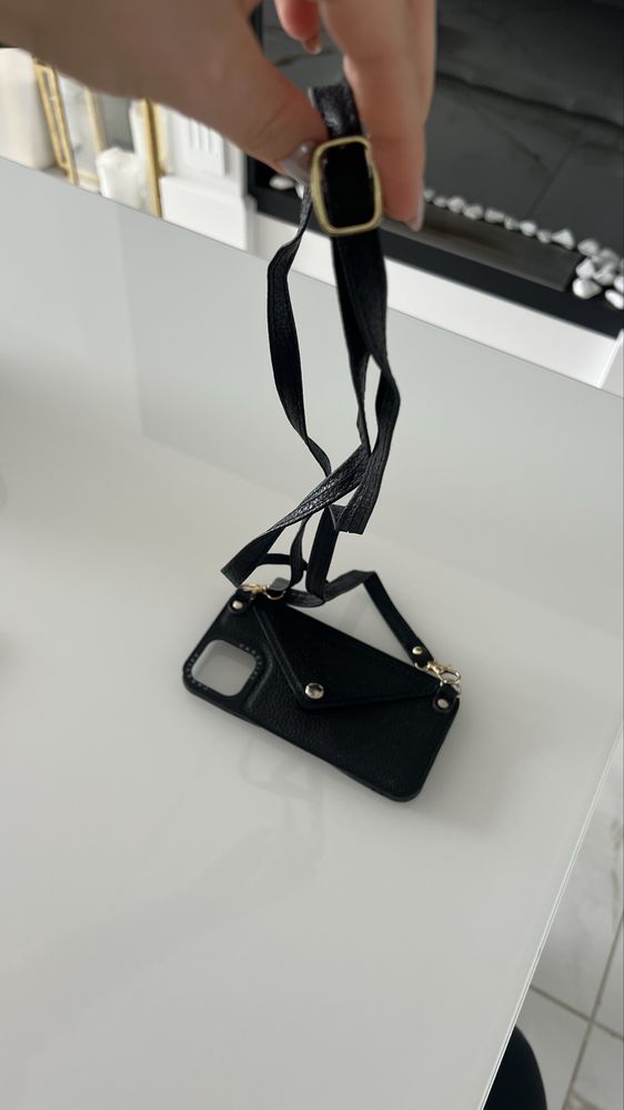 iPhone 12 Pro case etui pokrowiec Złoty Mickey Mouse Czarny z paskiem