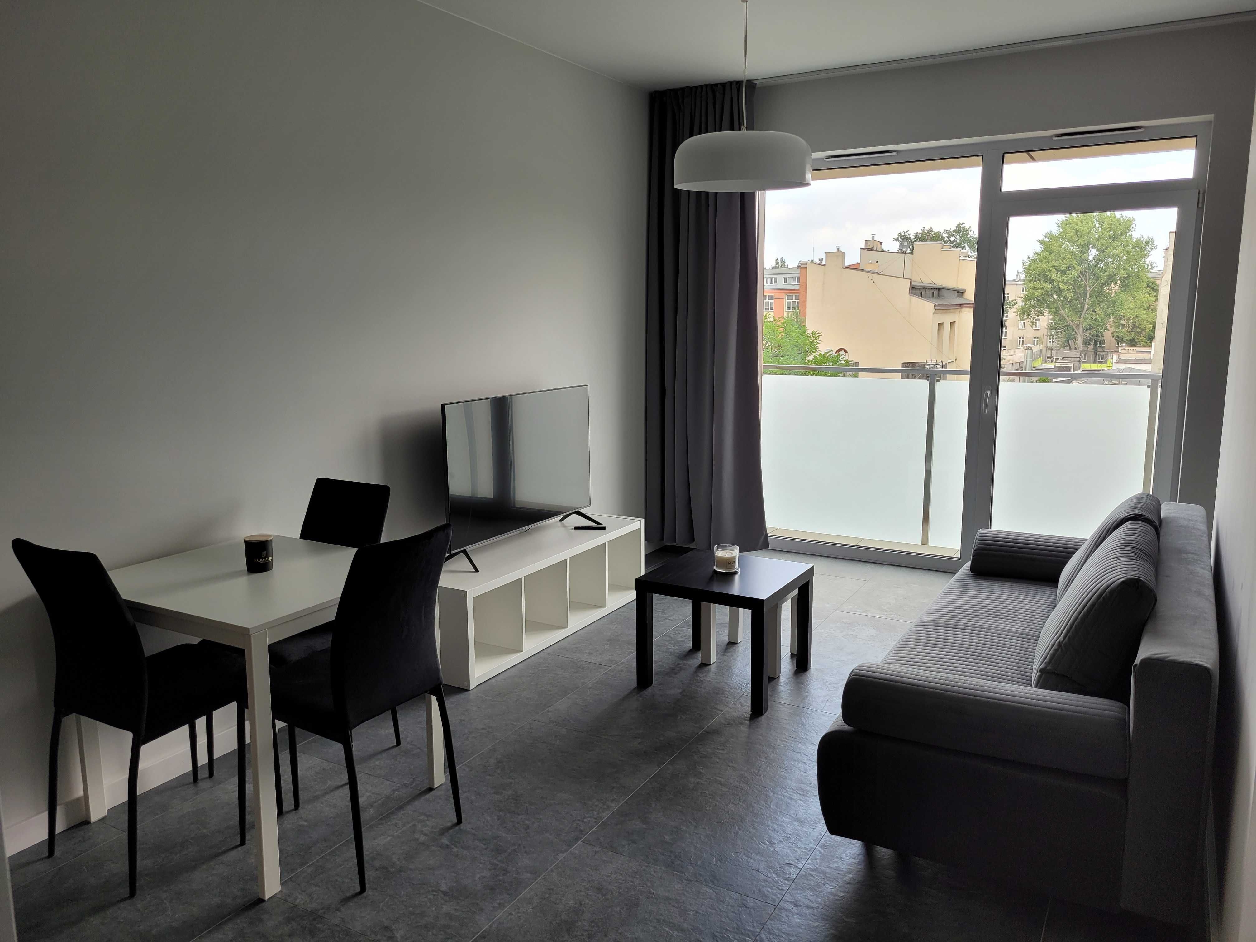 Mieszkanie 40m2,Rewolucji 69 salon z aneksem,sypialnia,balkon, parking