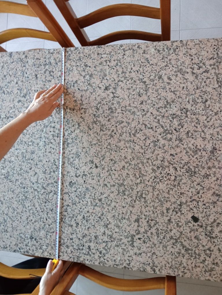 Tampo para mesa em granito